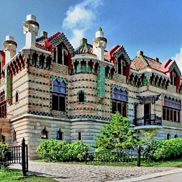 Capricho Gaudi-Comillas-Historic Cities of Northern Spain
